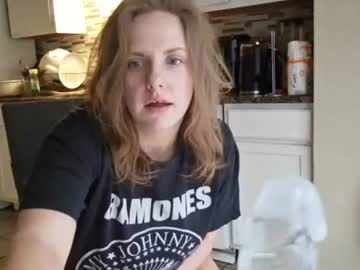 tinywithtiddies